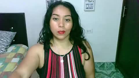 Snapshot of zaray_45bella chatting on 02-13-25, 12:24 zaray online show from 02-13-25, 12:24