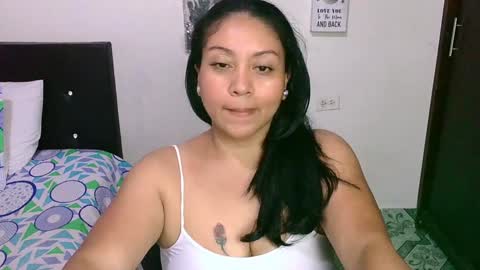 Snapshot of zaray_45bella chatting on 02-26-25, 12:49 zaray online show from 02-26-25, 12:49