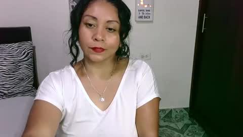 Snapshot of zaray_45bella chatting on 03-06-25, 01:58 zaray online show from 03-06-25, 01:58