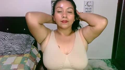 Snapshot of zaray_45bella chatting on 09-13-25, 12:10 zaray online show from 09-13-25, 12:10