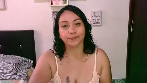 Snapshot of zaray_45bella chatting on 09-17-25, 09:38 zaray online show from 09-17-25, 09:38