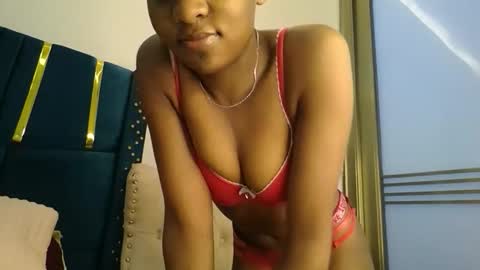 Snapshot of zariah011 chatting on 04-22-26, 08:21 zariah online show from 04-22-26, 08:21