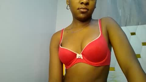 Snapshot of zariah011 chatting on 04-30-26, 08:15 zariah online show from 04-30-26, 08:15