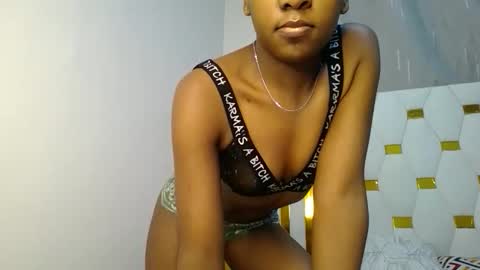 Snapshot of zariah011 chatting on 05-04-26, 09:00 zariah online show from 05-04-26, 09:00