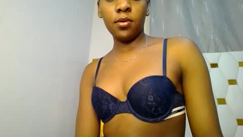 Snapshot of zariah011 chatting on 05-06-26, 10:04 zariah online show from 05-06-26, 10:04