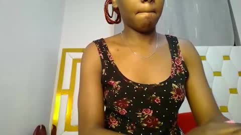Snapshot of zariah011 chatting on 05-11-26, 09:45 zariah online show from 05-11-26, 09:45