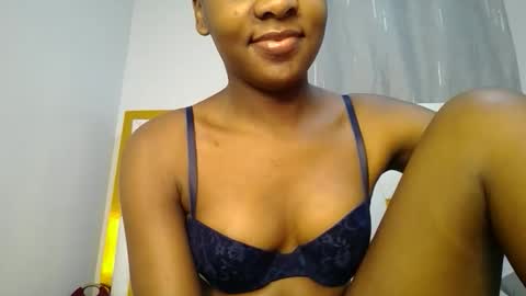 Snapshot of zariah011 chatting on 06-06-26, 10:03 zariah online show from 06-06-26, 10:03