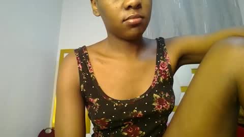 Snapshot of zariah011 chatting on 06-12-26, 09:25 zariah online show from 06-12-26, 09:25