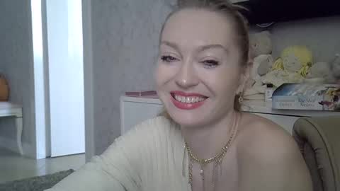 Zarina Swift online show from 02-22-26, 06:24