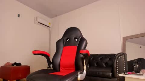 Snapshot of zasha_kleyton69 chatting on 01-18-26, 10:35 Zasha online show from 01-18-26, 10:35