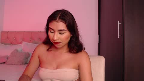 Snapshot of zayda23_ chatting on 06-10-26, 12:33 zayda online show from 06-10-26, 12:33