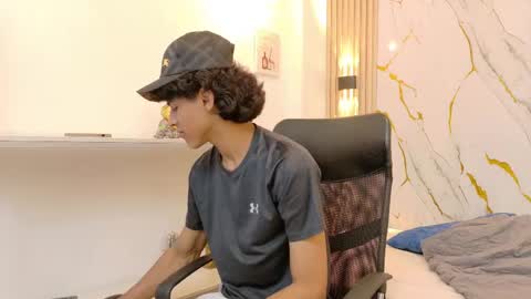 Zayn online show from 06-06-26, 06:56