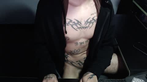 Snapshot of zeldrissss chatting on 01-07-25, 05:20 Zeldris online show from 01-07-25, 05:20