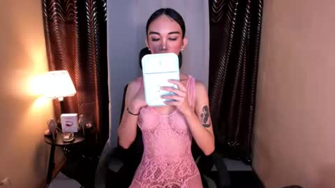 zella_maurice online show from 06-12-26, 12:04