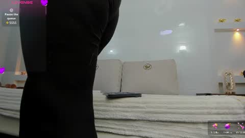 Snapshot of zenda_evans chatting on 06-29-26, 03:57 Zenda Evans online show from 06-29-26, 03:57