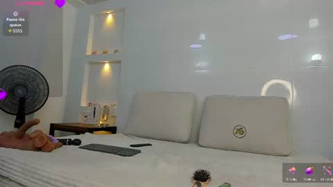 Snapshot of zenda_evans chatting on 07-07-26, 04:04 Zenda Evans online show from 07-07-26, 04:04