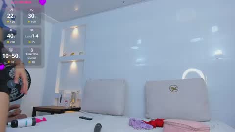 Snapshot of zenda_evans chatting on 07-09-26, 04:16 Zenda Evans online show from 07-09-26, 04:16
