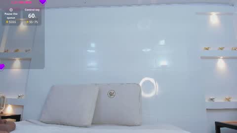 Snapshot of zenda_evans chatting on 07-23-26, 04:10 Zenda Evans online show from 07-23-26, 04:10