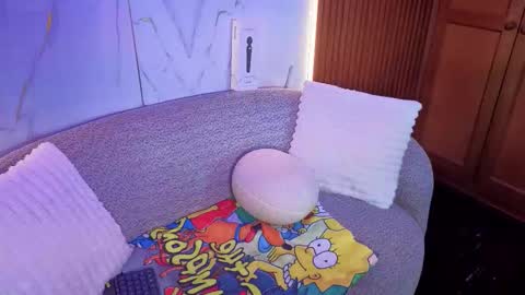 zendaya online show from 12-04-25, 12:03