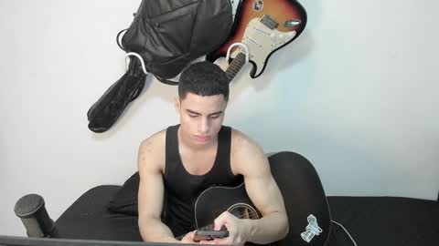 Snapshot of zenhzu chatting on 12-19-24, 07:18 zenzhu online show from 12-19-24, 07:18