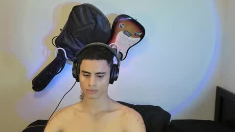 Snapshot of zenhzu chatting on 12-23-24, 05:28 zenzhu online show from 12-23-24, 05:28