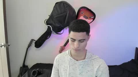 Snapshot of zenhzu chatting on 12-24-24, 02:22 zenzhu online show from 12-24-24, 02:22