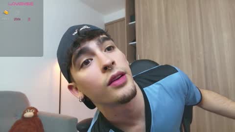 Zenn online show from 02-12-25, 01:27