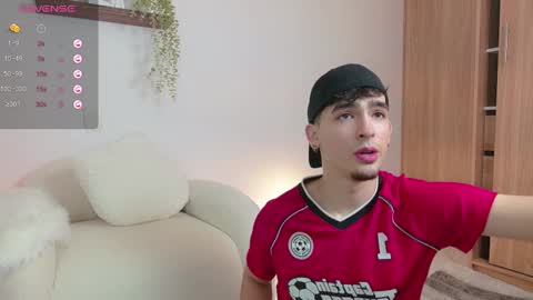 Zenn online show from 03-05-25, 01:06