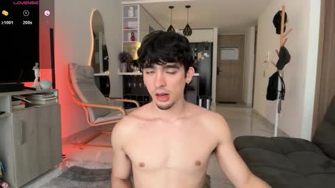 Zenn online show from 09-26-25, 01:26