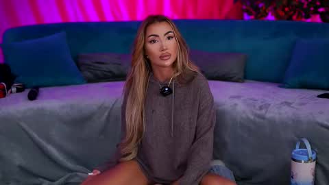 Zenyda online show from 10-04-25, 11:41