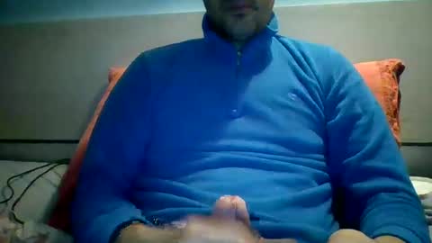 Snapshot of zeus00811 chatting on 01-31-25, 06:46 zeus online show from 01-31-25, 06:46