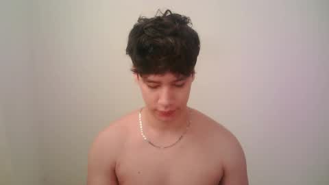 zeus_183 online show from 05-02-26, 12:21