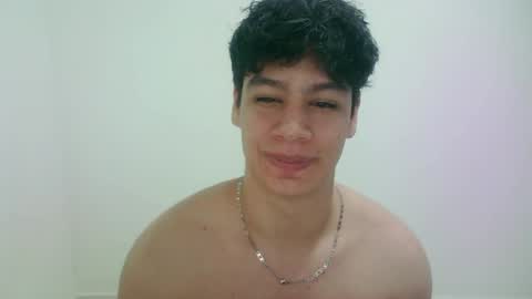 zeus_183 online show from 05-10-26, 05:23