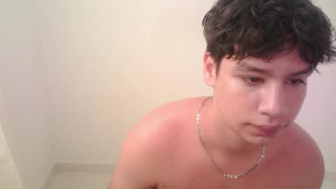 zeus_183 online show from 05-11-26, 04:04