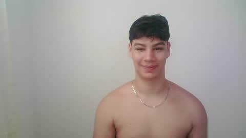zeus_183 online show from 06-01-26, 11:56