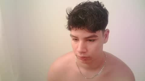 zeus_183 online show from 06-03-26, 02:33