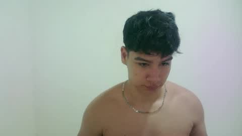 zeus_183 online show from 06-06-26, 05:23