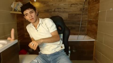 Snapshot of zeus_pire chatting on 06-06-26, 07:29 Z E U S online show from 06-06-26, 07:29