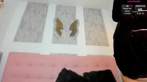 ZHAMIRA  ANDRES online show from 03-21-26, 09:40