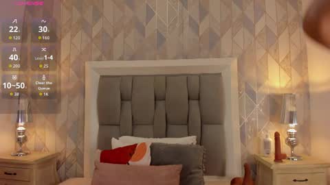zharia_lux25 online show from 07-20-26, 11:34