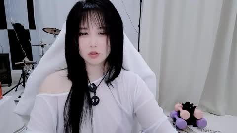 Snapshot of zhen0 chatting on 04-20-26, 09:05 zhen online show from 04-20-26, 09:05