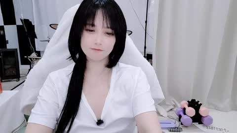 Snapshot of zhen0 chatting on 05-15-26, 12:45 zhen online show from 05-15-26, 12:45