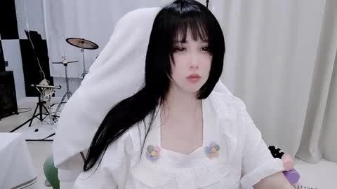 Snapshot of zhen0 chatting on 05-19-26, 02:51 zhen online show from 05-19-26, 02:51