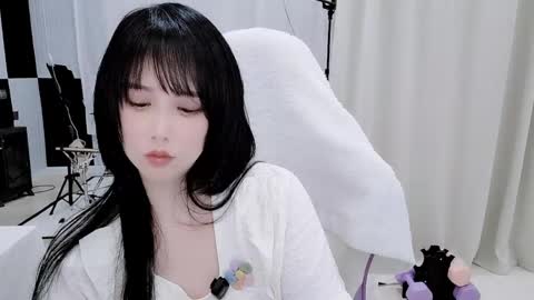 Snapshot of zhen0 chatting on 05-19-26, 02:56 zhen online show from 05-19-26, 02:56