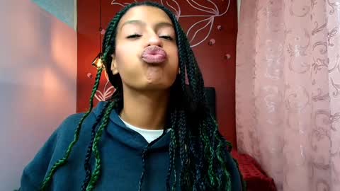 Zia Green online show from 12-27-24, 12:34