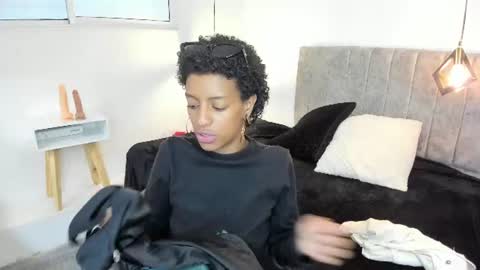 Zia Green online show from 06-12-26, 12:15