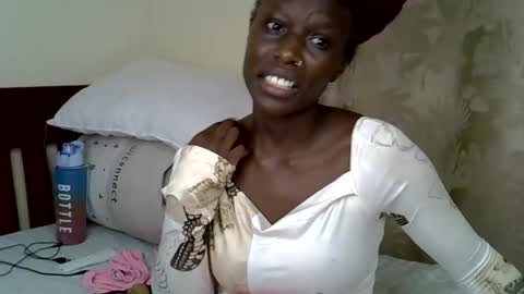 Snapshot of zia_vier chatting on 05-25-26, 03:18 flavian online show from 05-25-26, 03:18