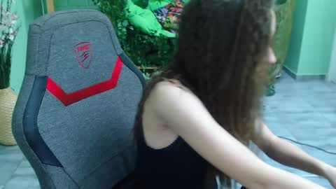 Snapshot of zianichols chatting on 02-06-25, 08:02 zianichols online show from 02-06-25, 08:02