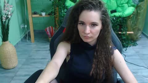 Snapshot of zianichols chatting on 02-07-25, 10:20 zianichols online show from 02-07-25, 10:20