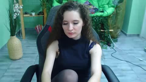 Snapshot of zianichols chatting on 02-11-25, 09:25 zianichols online show from 02-11-25, 09:25